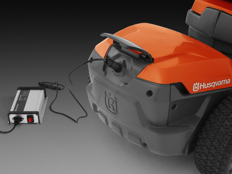 Husqvarna Akku-Frontmäher R 112iC inkl. Mähdeck Combi 85, Akku und Ladegerät - Modell 2025