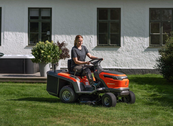 Husqvarna Akku-Rasentraktor TC 100i – Modell 2025