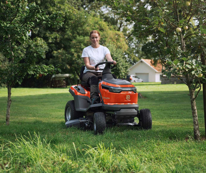Husqvarna Akku-Rasentraktor TS 100i – Modell 2025