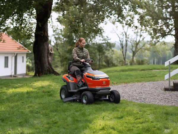 Husqvarna Akku-Rasentraktor TS 100i – Modell 2025