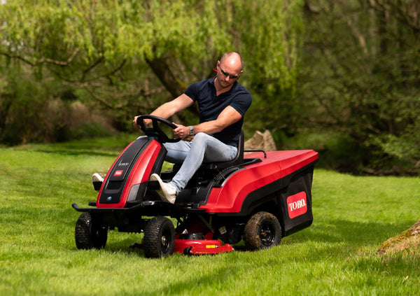 Toro Akku-Rasentraktor eS3200DC – Modell 2025